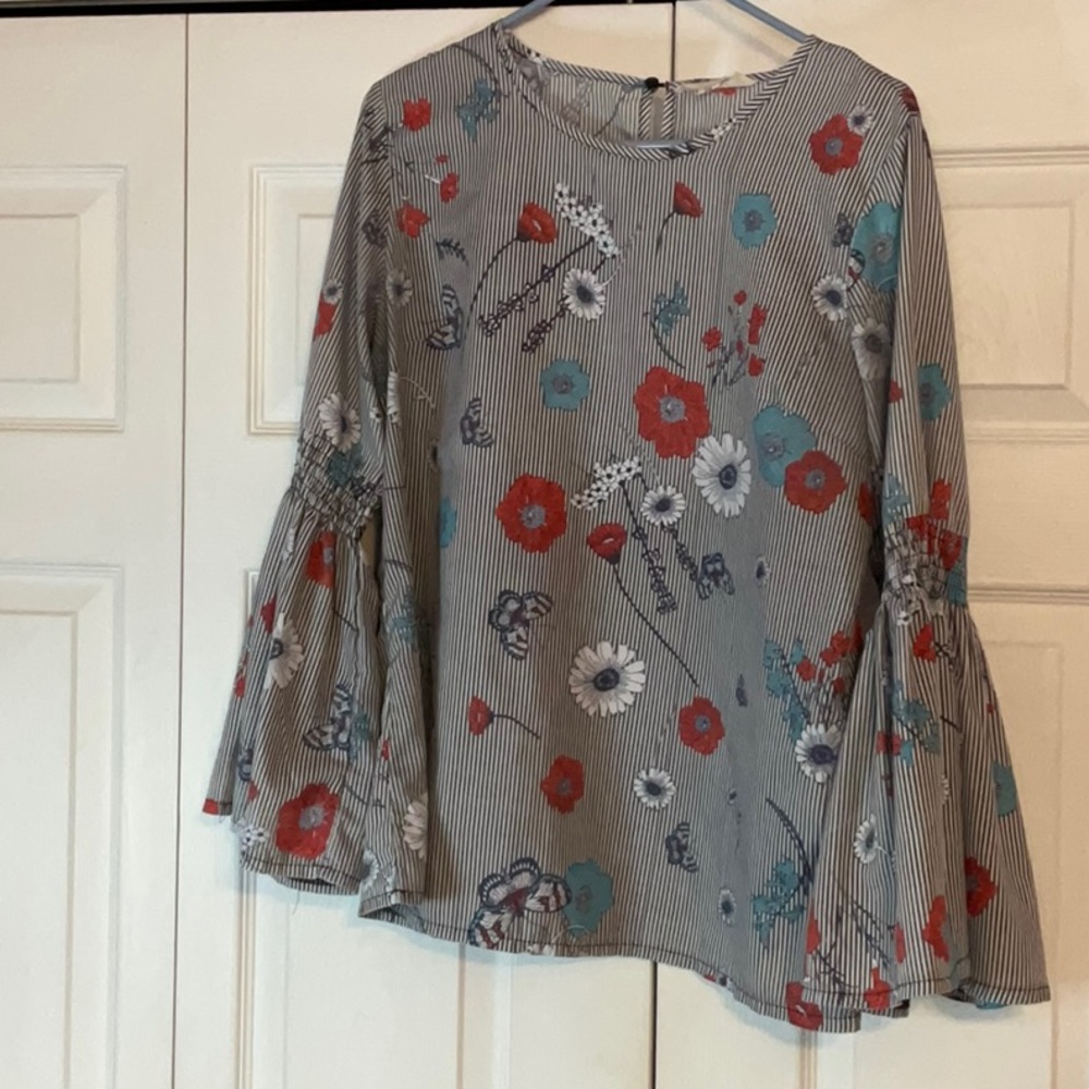 Luna Moon Floral Butterfly‎ Peasant Top Medium